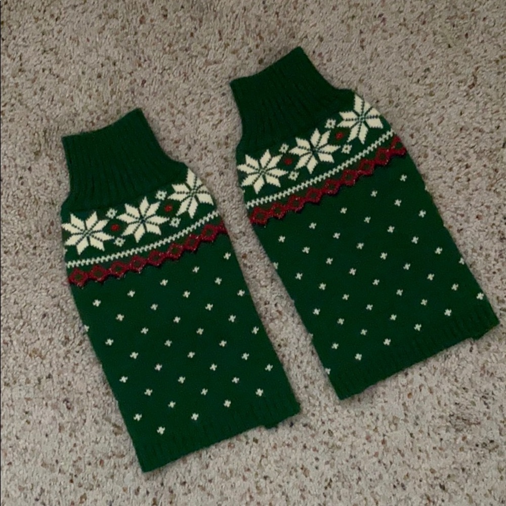 2- pet Christmas sweaters